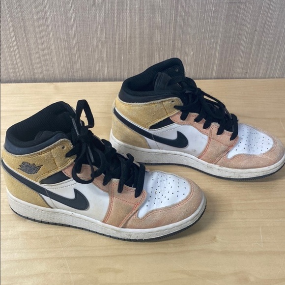 Nike Air Jordan Retro 1 Mid SE 'Flight Club 2 tone color '‎ youth 4.5 - Picture 5 of 7